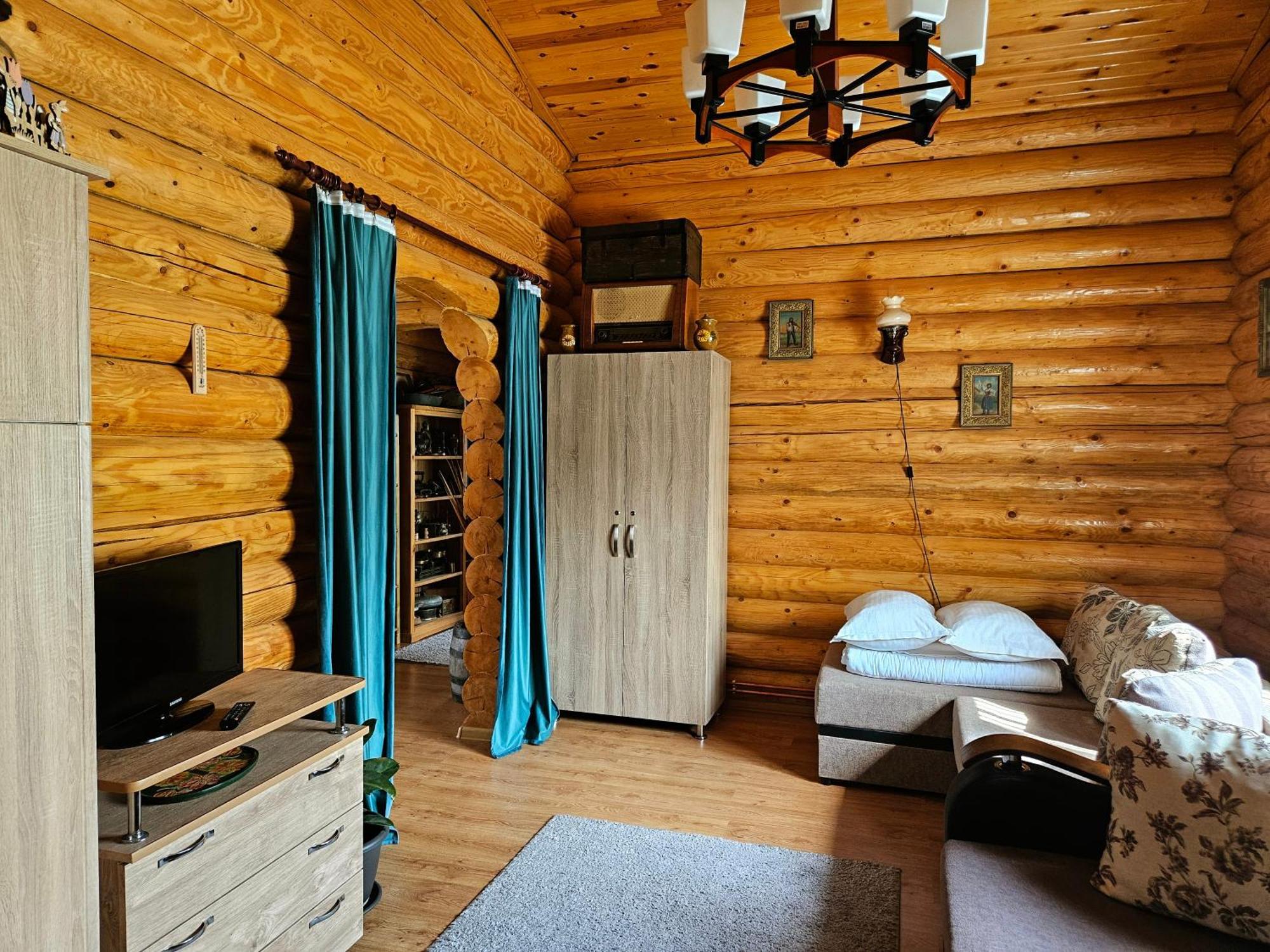 Cabana Alesia, Relaxare La Poalele Raraului Câmpulung Moldovenesc Dış mekan fotoğraf
